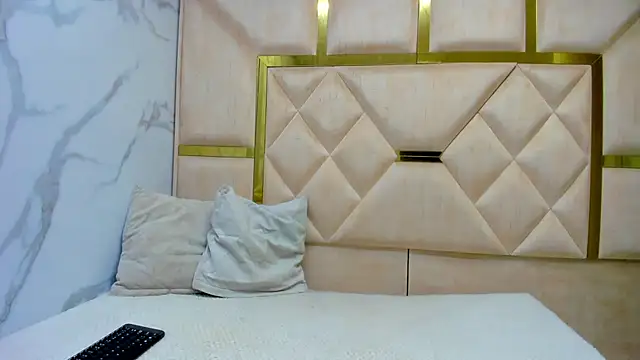 Snapshot of Kendall_6669 chatting on 11.29.25 Kendall 6669 online show from 11.29.25