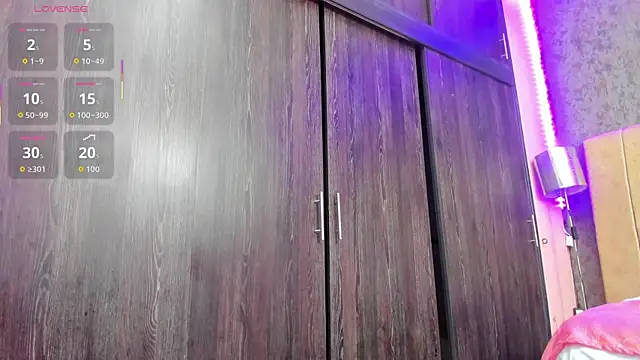 Snapshot of ava-am chatting on 09.13.25 ava-am online show from 09.13.25