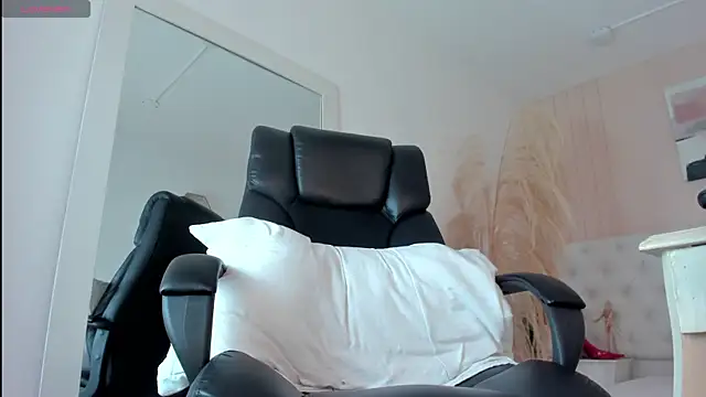 CHANELL 11INCHES online show from 03.21.25