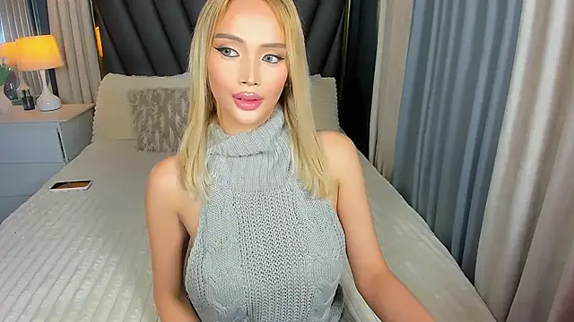 Snapshot of KylieSonique chatting on 02.11.26 KylieSonique online show from 02.11.26