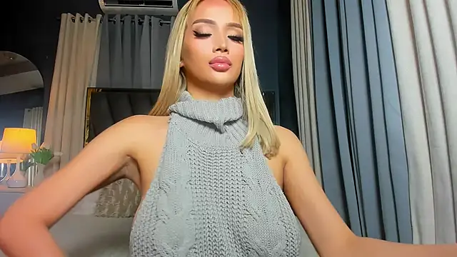 Snapshot of KylieSonique chatting on 02.27.26 KylieSonique online show from 02.27.26