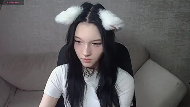 Snapshot of mefwhore chatting on 02.28.25 mefwhore online show from 02.28.25