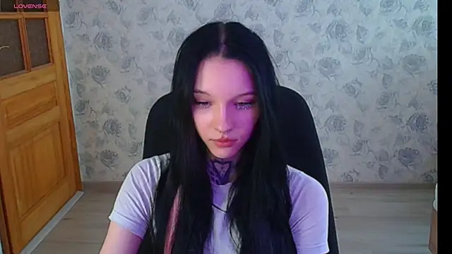 Snapshot of mefwhore chatting on 03.10.25 mefwhore online show from 03.10.25