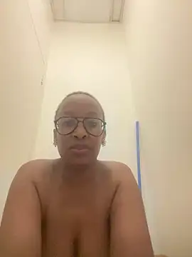 Snapshot of xyz089 chatting on 03.18.25 xyz089 online show from 03.18.25