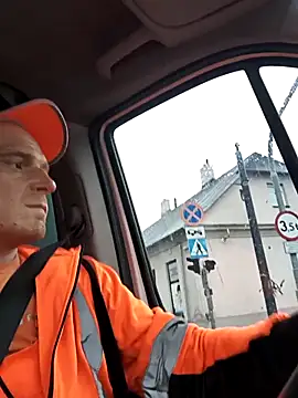 Snapshot of great_feeling chatting on 10.14.25 great feeling online show from 10.14.25