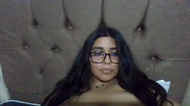 Snapshot of virginbrunette99 chatting on 03.20.25 virginbrunette99 online show from 03.20.25