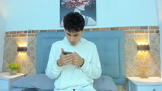 Snapshot of buddy_whitte chatting on 03.10.25 buddy whitte online show from 03.10.25