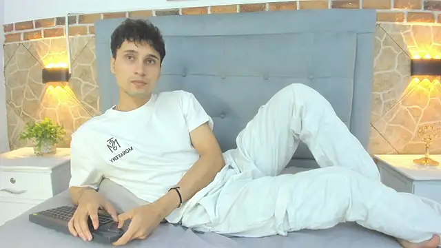 Snapshot of buddy_whitte chatting on 03.15.25 buddy whitte online show from 03.15.25