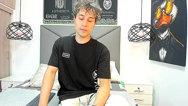 Snapshot of buddy_whitte chatting on 10.29.25 buddy whitte online show from 10.29.25