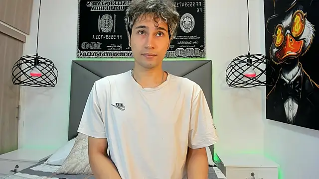 Snapshot of buddy_whitte chatting on 11.03.25 buddy whitte online show from 11.03.25