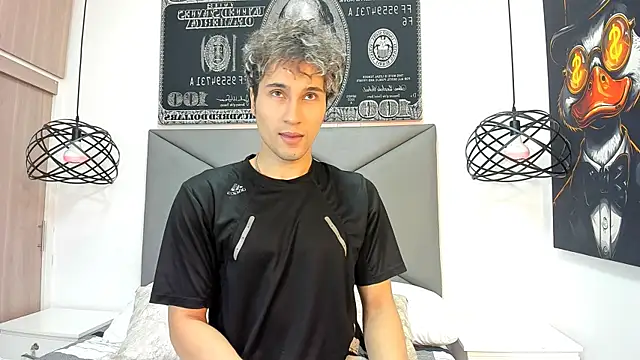 Snapshot of buddy_whitte chatting on 11.04.25 buddy whitte online show from 11.04.25