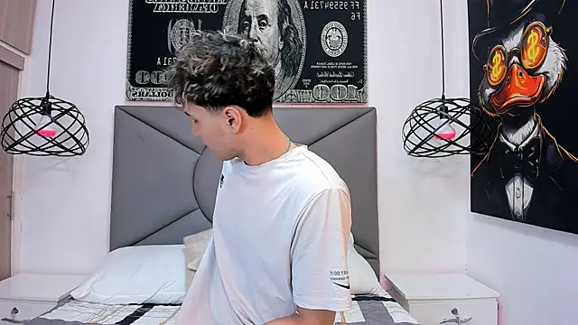 Snapshot of buddy_whitte chatting on 11.12.25 buddy whitte online show from 11.12.25