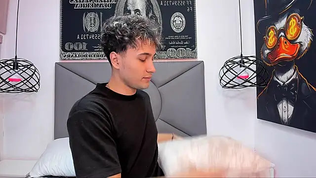 Snapshot of buddy_whitte chatting on 11.18.25 buddy whitte online show from 11.18.25