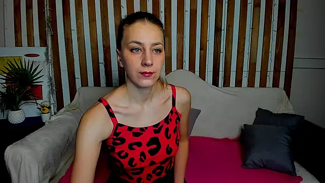 Snapshot of Ellen_Ross chatting on 03.15.25 Ellen Ross online show from 03.15.25