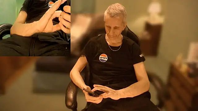 maxdaddy690 online show from 12.31.24