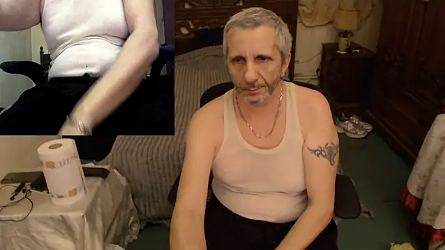 maxdaddy690 online show from 11.28.25