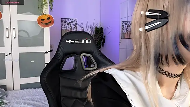 Cherry Bite online show from 10.31.25