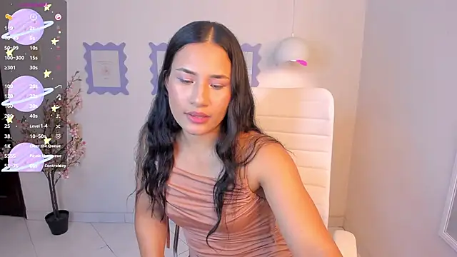 Snapshot of emily_kim chatting on 03.11.25 emily kim online show from 03.11.25