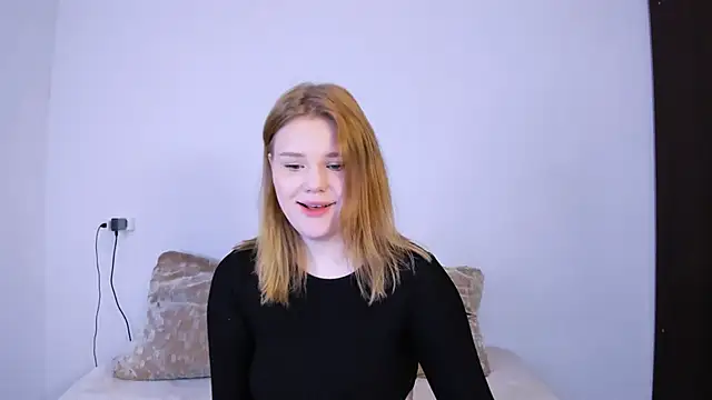 Snapshot of LaseyMoon chatting on 10.23.25 LaseyMoon online show from 10.23.25