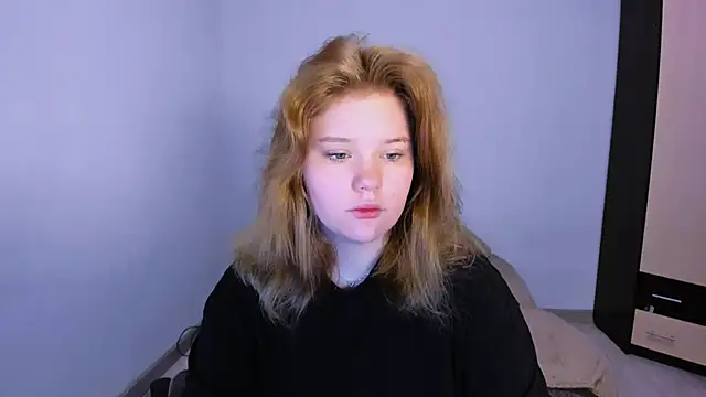 Snapshot of LaseyMoon chatting on 11.13.25 LaseyMoon online show from 11.13.25