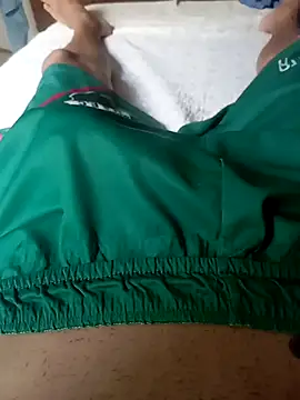 Snapshot of Magrinholl chatting on 03.08.25 Magrinholl online show from 03.08.25