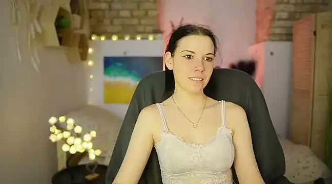 Snapshot of April_Olsen chatting on 03.16.25 April Olsen online show from 03.16.25