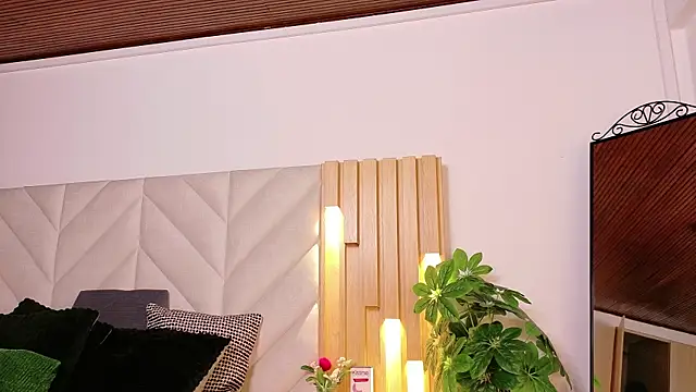 Snapshot of Anaise_latif chatting on 09.30.25 Anaise latif online show from 09.30.25