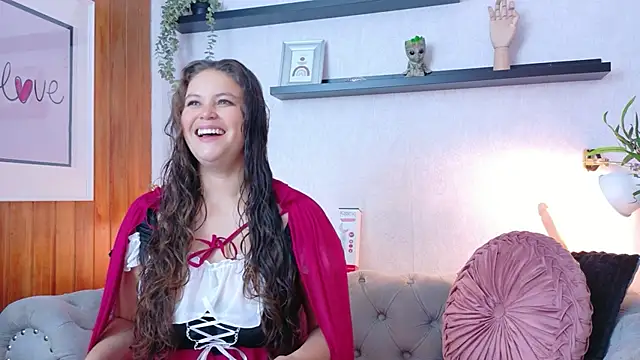 Snapshot of Anaise_latif chatting on 10.25.25 Anaise latif online show from 10.25.25