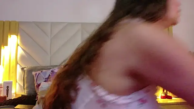 Snapshot of Anaise_latif chatting on 11.27.25 Anaise latif online show from 11.27.25