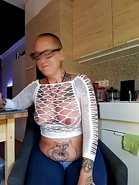 Emma Milf25 online show from 03.17.25