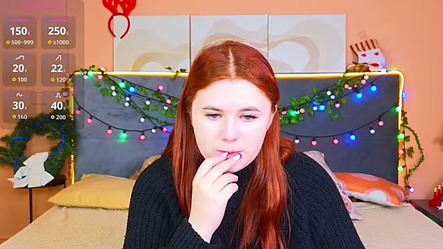 Snapshot of Eva_Starlight chatting on 12.21.25 Eva Starlight online show from 12.21.25