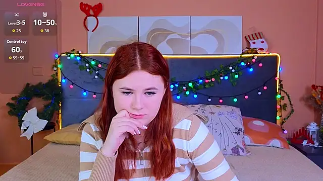 Snapshot of Eva_Starlight chatting on 12.22.25 Eva Starlight online show from 12.22.25