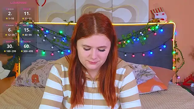 Snapshot of Eva_Starlight chatting on 12.23.25 Eva Starlight online show from 12.23.25