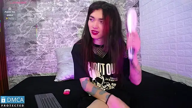 MaeveKuro online show from 10.01.25