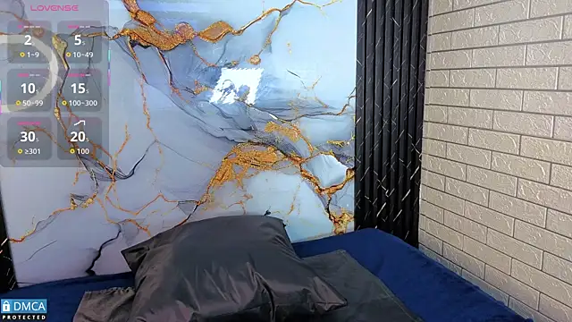 MaeveKuro online show from 11.22.25