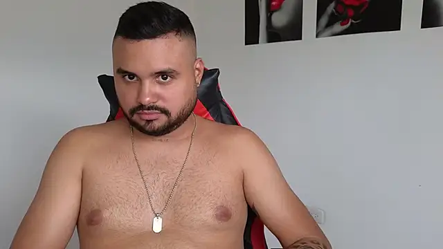 Snapshot of khalidferrer chatting on 02.25.25 khalidferrer online show from 02.25.25