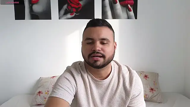 Snapshot of khalidferrer chatting on 03.07.25 khalidferrer online show from 03.07.25