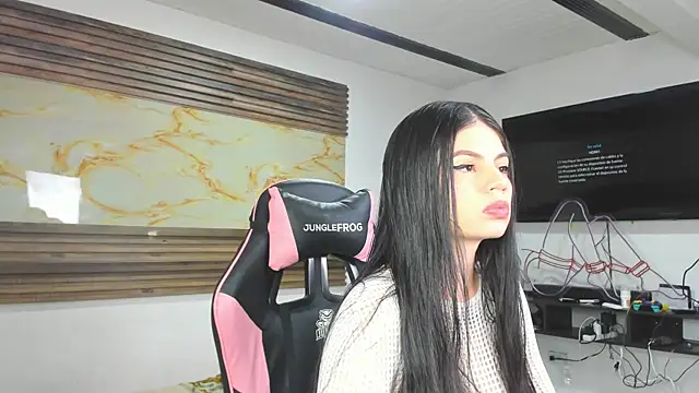 Cloe roouse online show from 12.04.25