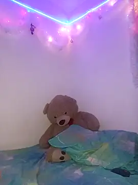 Snapshot of Valen_thompsom_002 chatting on 12.17.25 Valen thompsom 002 online show from 12.17.25