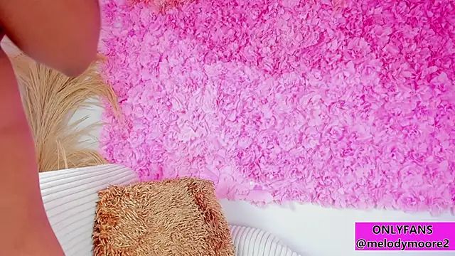 Melodymoore  online show from 11.13.25