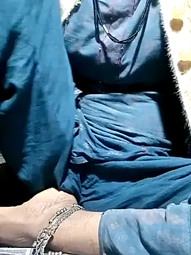 Snapshot of Anitabhabi_2 chatting on 11.20.25 Anitabhabi 2 online show from 11.20.25