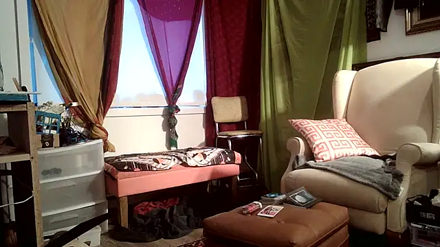 Snapshot of Foxxyhoneypott chatting on 03.14.25 Foxxyhoneypott online show from 03.14.25