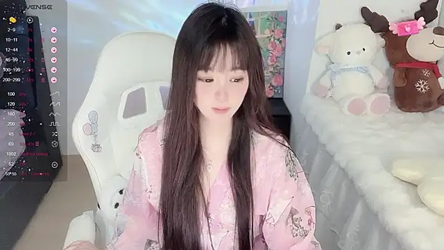 Snapshot of Milla-z chatting on 10.23.25 Milla-z online show from 10.23.25