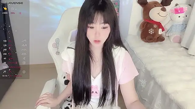 Snapshot of Milla-z chatting on 10.31.25 Milla-z online show from 10.31.25