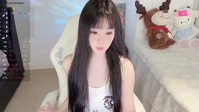 Snapshot of Milla-z chatting on 11.13.25 Milla-z online show from 11.13.25