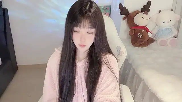 Snapshot of Milla-z chatting on 11.14.25 Milla-z online show from 11.14.25