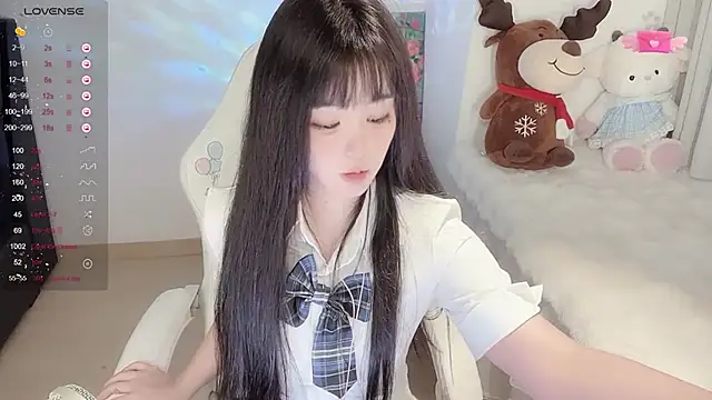 Snapshot of Milla-z chatting on 11.16.25 Milla-z online show from 11.16.25