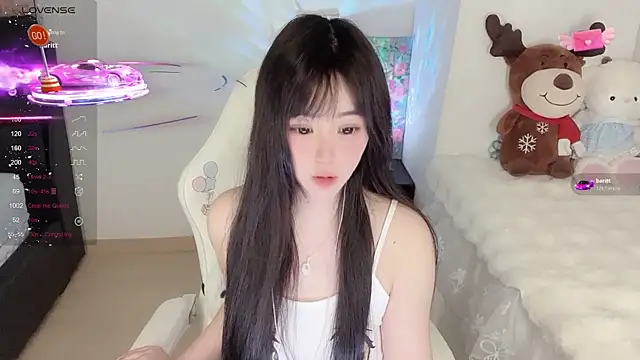 Snapshot of Milla-z chatting on 11.25.25 Milla-z online show from 11.25.25