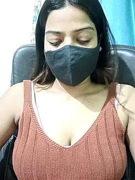 Snapshot of CRAZY__BITE chatting on 10.30.25 CRAZY BITE online show from 10.30.25