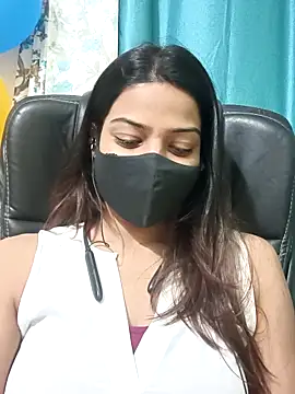 Snapshot of CRAZY__BITE chatting on 11.24.25 CRAZY BITE online show from 11.24.25